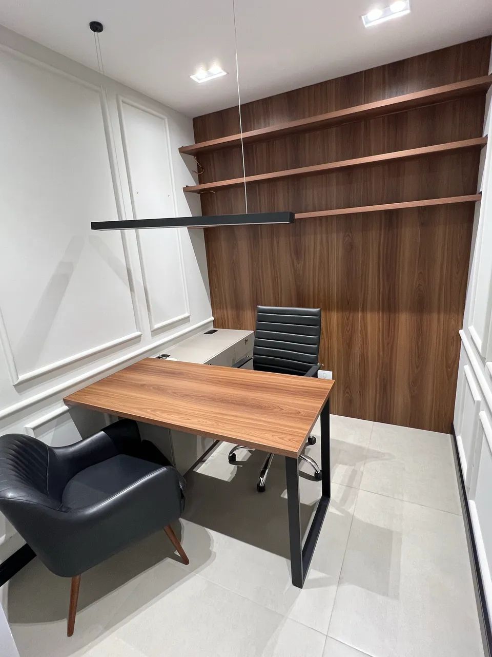 Sala individual em escritório compartilhado