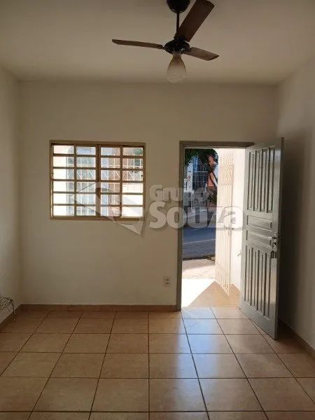 casa no Centro com 2 quartos para alugar - Foto 4