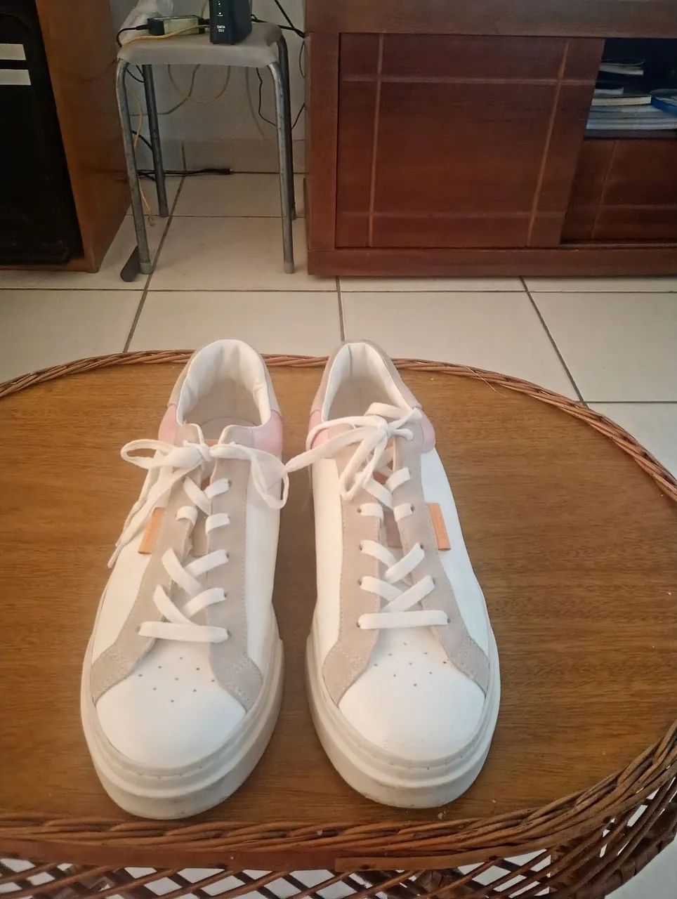 TENIS AREZZO NUMERO 40 - Foto 4