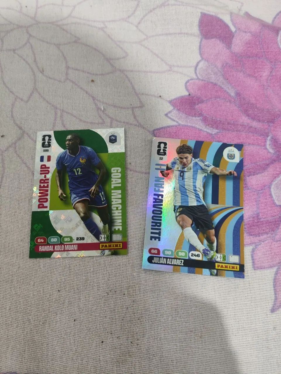 Figurinhas da copa prateadas  - Foto 2