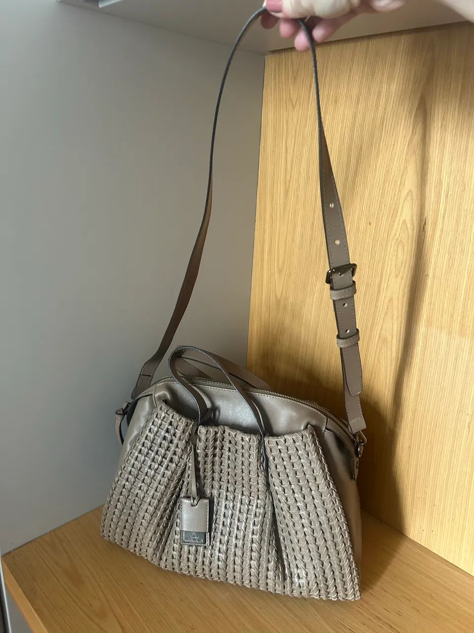 Bolsa 100% couro marca Elisa Atheniense - Foto 3