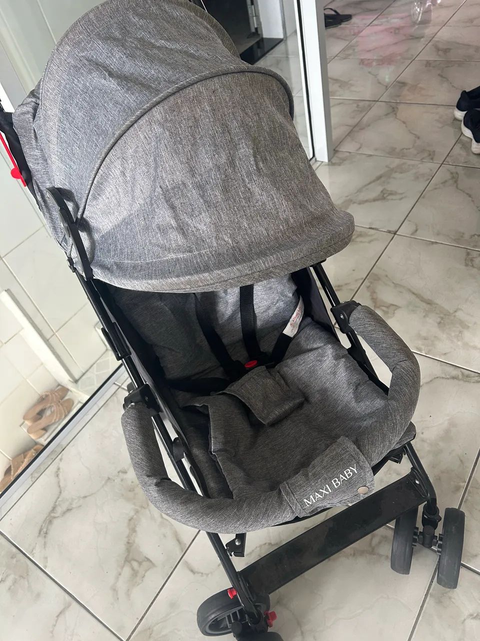 Carrinho de bebê - dobrável  - Foto 3
