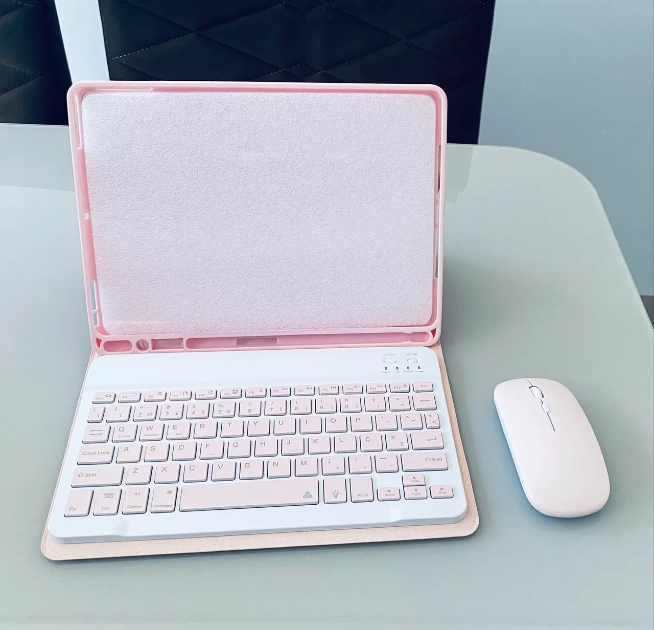Capa com teclado para IPad