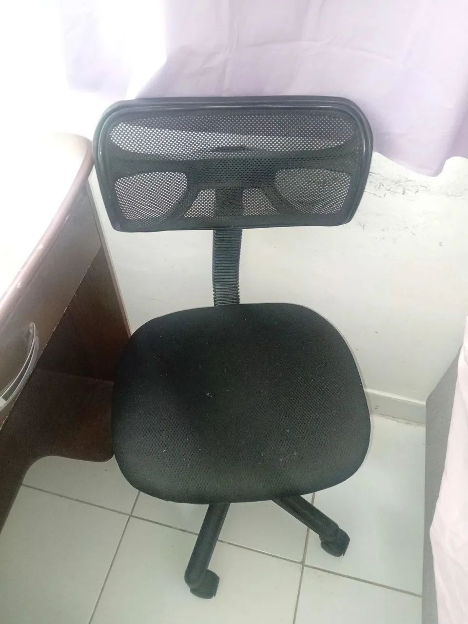 Escrivaninha com cadeira  - Foto 4