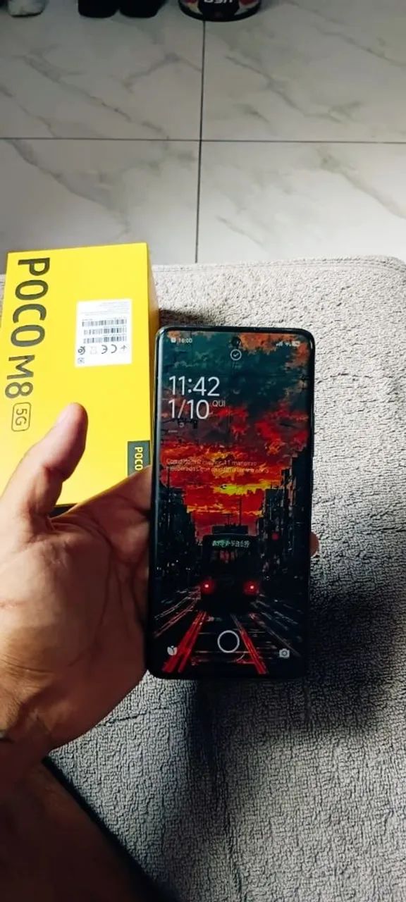 POCO M8