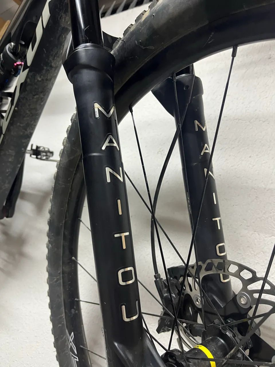 Suspensao manitou machete comp
