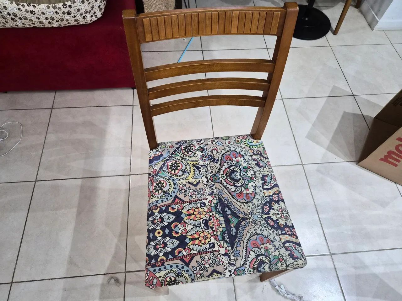 Vendo mesa com 4 cadeiras usada - Foto 4