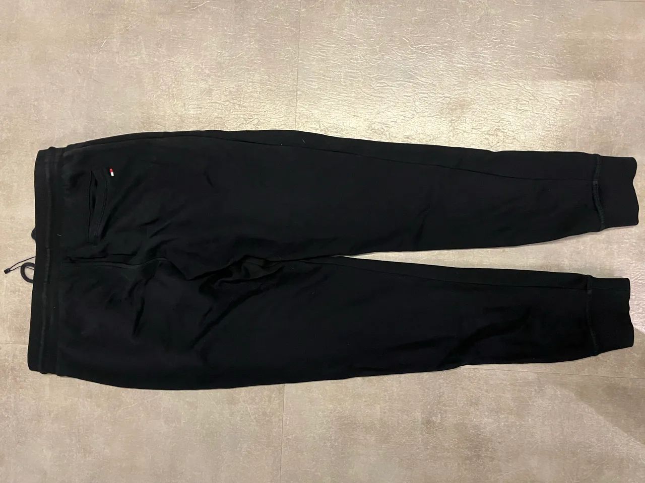 Calça moletom Tommy Hilfiger- P - Foto 4