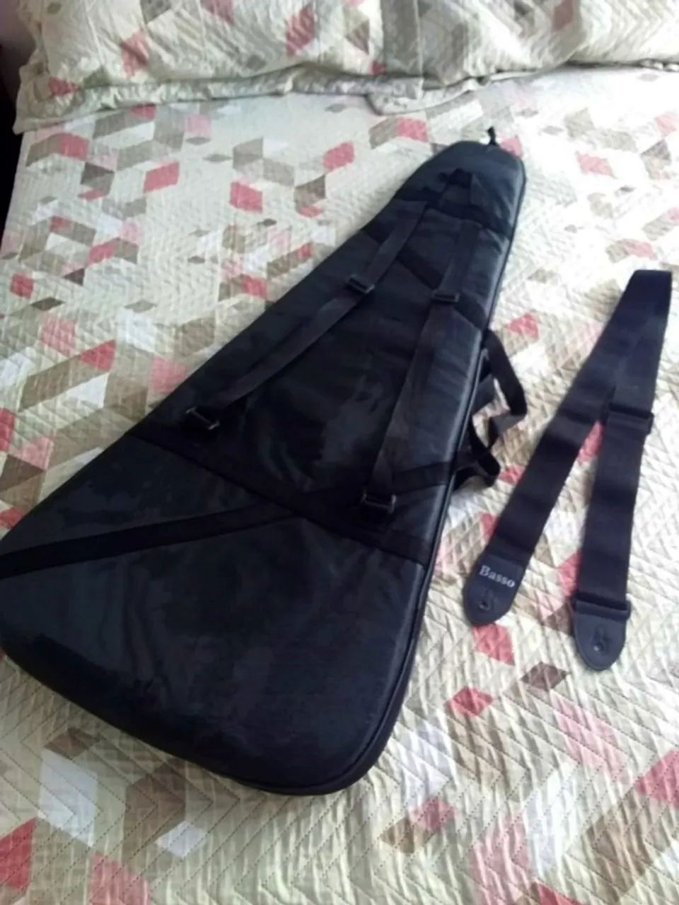 Bag de Guitarra e Correia Basso com ótimo preço - Foto 2