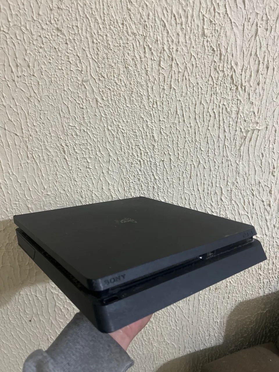 PS4 Slim 1tb + 2 controles