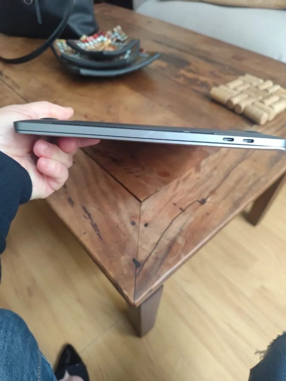 Macbook Pro 2017 i5 Touchbar 13 polegadas  - Foto 2