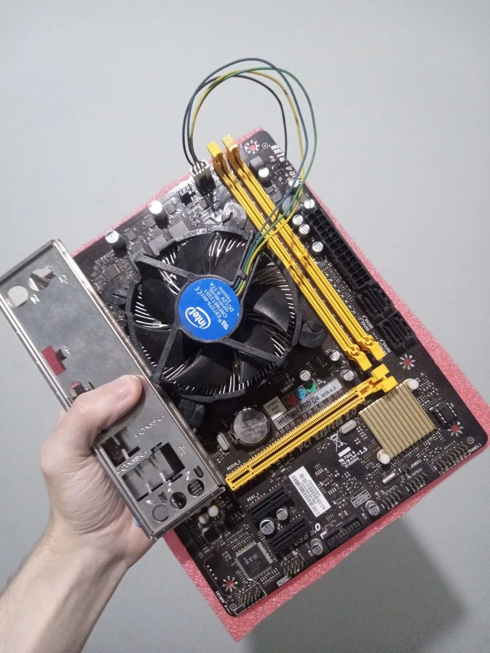 Kit Intel 7ª Geração - Biostar H110MH PRO D4 - Intel Pentium G4620.