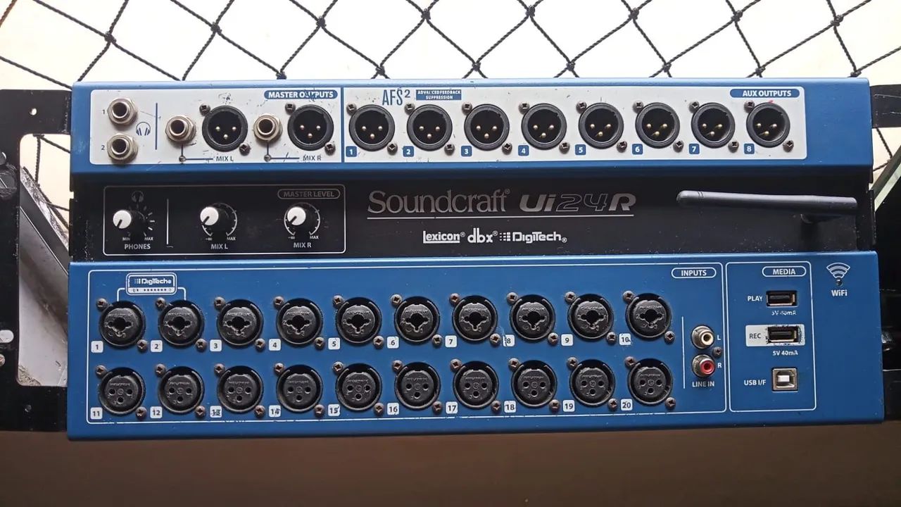 Mesa de Som Soundcraft Ui24