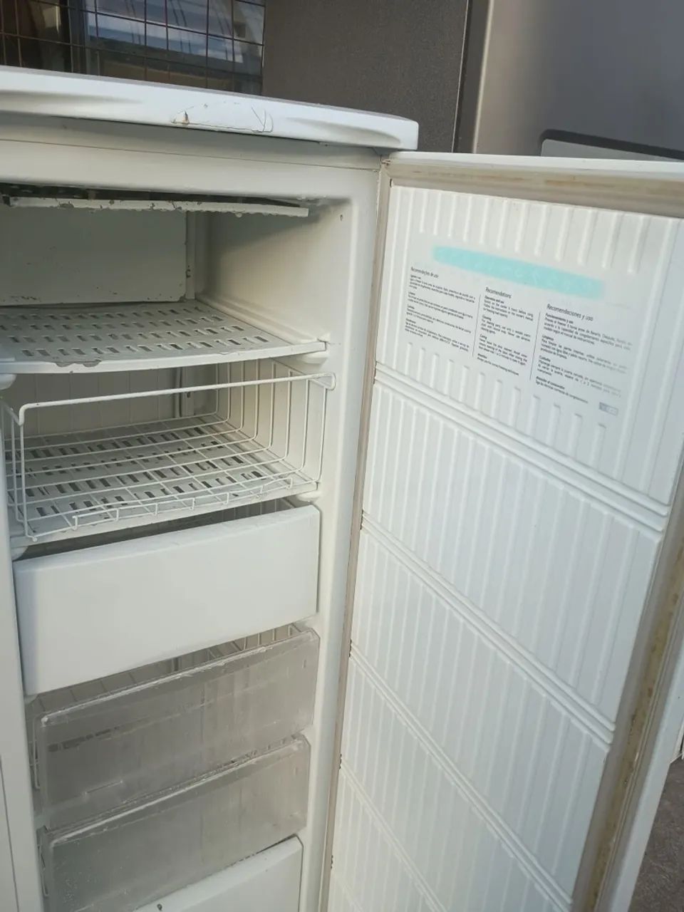 Freezer vertical 300 litros - Foto 2