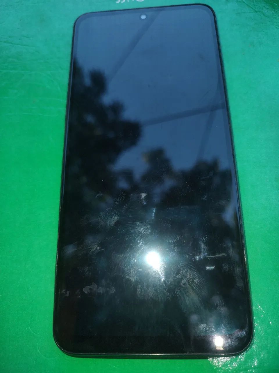 Celular em ótimo estado de conservação 