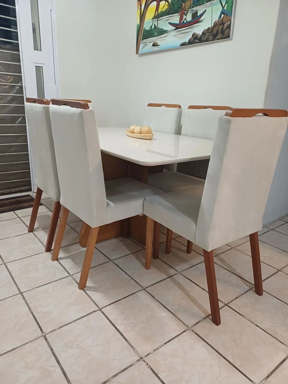Mesa com 6 cadeiras tá com o vidro rachado - Foto 2