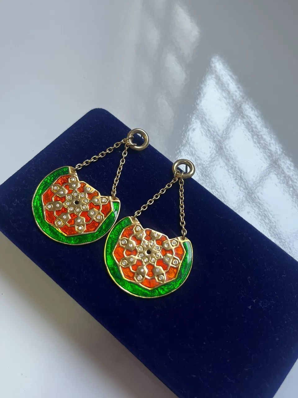 Par de brincos em Prata 925 com Zircônias e Minas - Medalhão Persa (leia a descrição!)