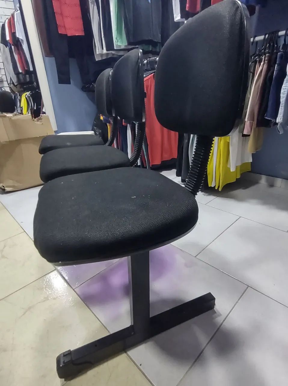 " CADEIRA 3 LUGARES RECEPÇÃO " - Foto 3