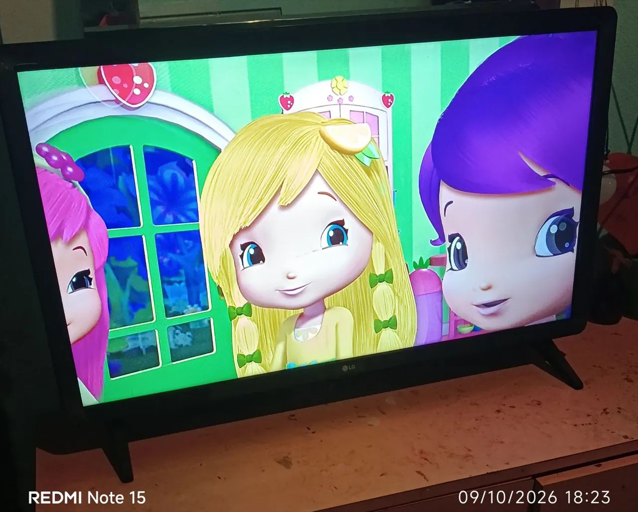 Vendo tv atualizada smart 32 polegadas  - Foto 2