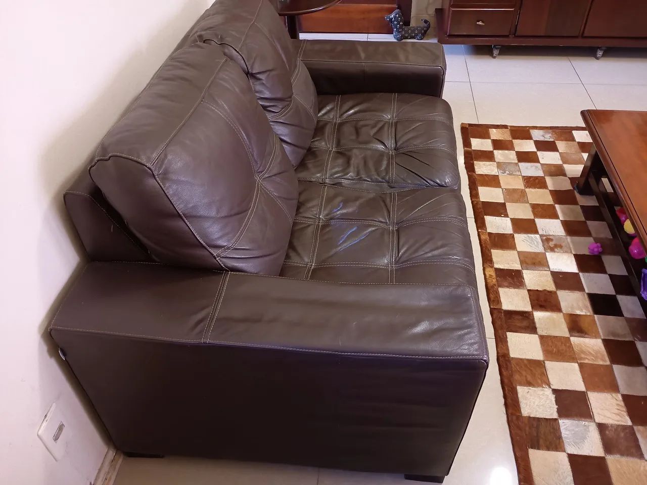CONJUNTO DE SOFÁ EM COURO LEGÍTIMO - Foto 4