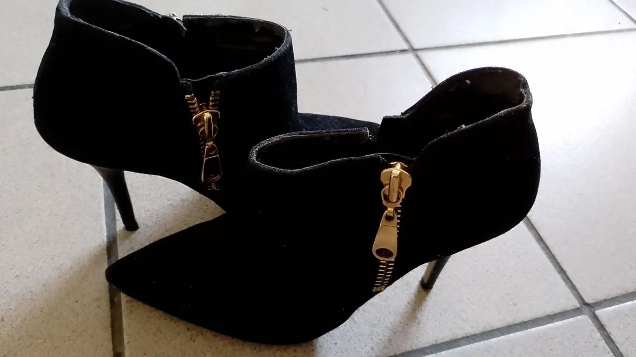 Vendo bota camurça tamanho 37 . Retirada no Córrego Grande  - Foto 4