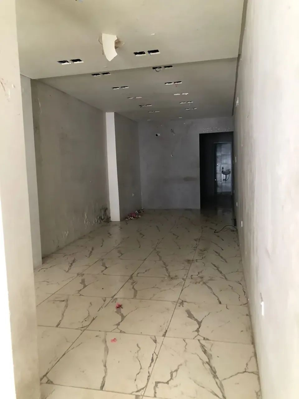 Ponto Comercial Pronto para Moda | Com Vestiários e Estoque Amplo - Foto 3