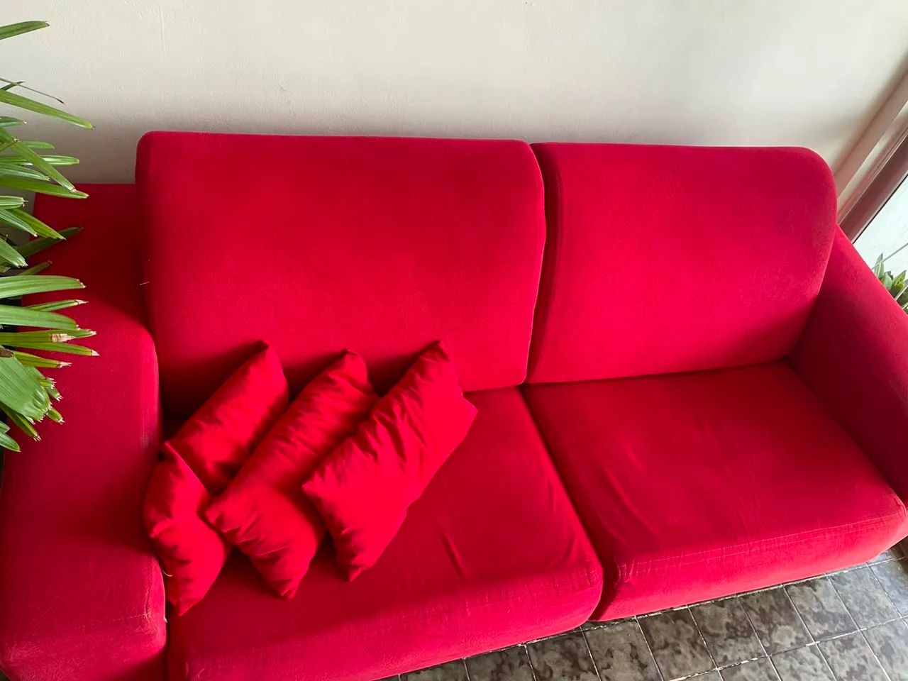 Sofá Retrô Moderno Vermelho - 3 Lugares Retrátil e Macio (Excelente Estado) - Foto 2