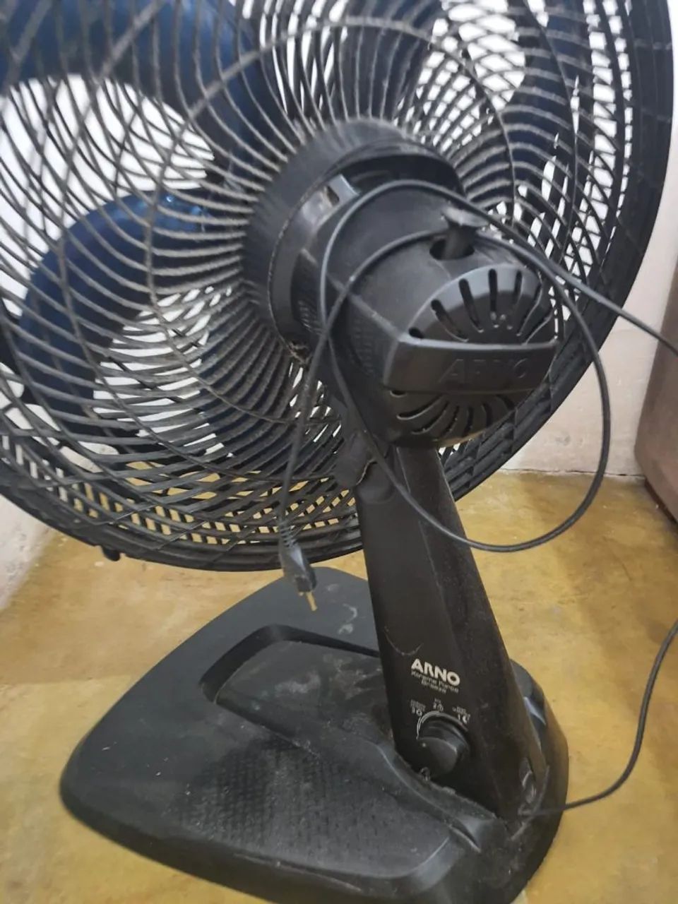 Vendo ventilador Arno muito bom 