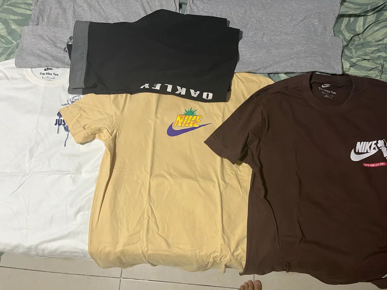 Roupas nike, oakley, hurley