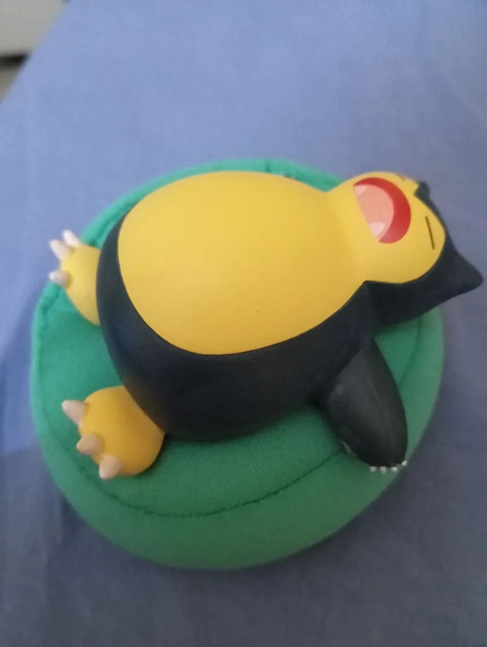 Boneco Action Figure Pokemon Snorlax Dormindo na Almofada