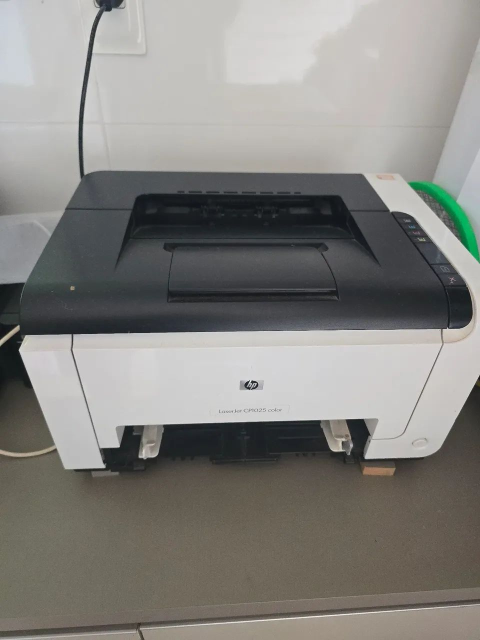 Impressora a Laser HPCP1025 COM DEFEITO 