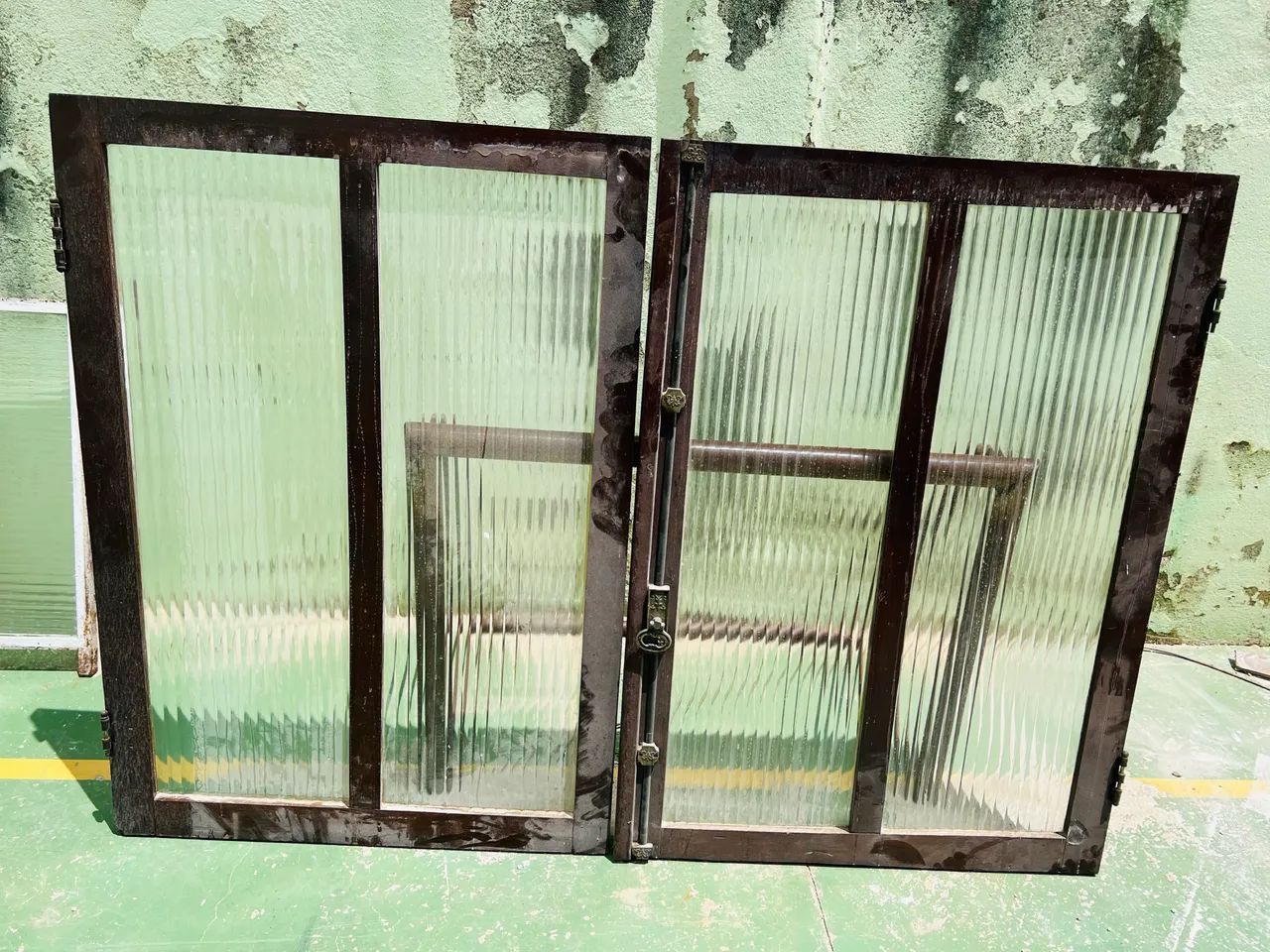 Janela madeira 64985878969603120