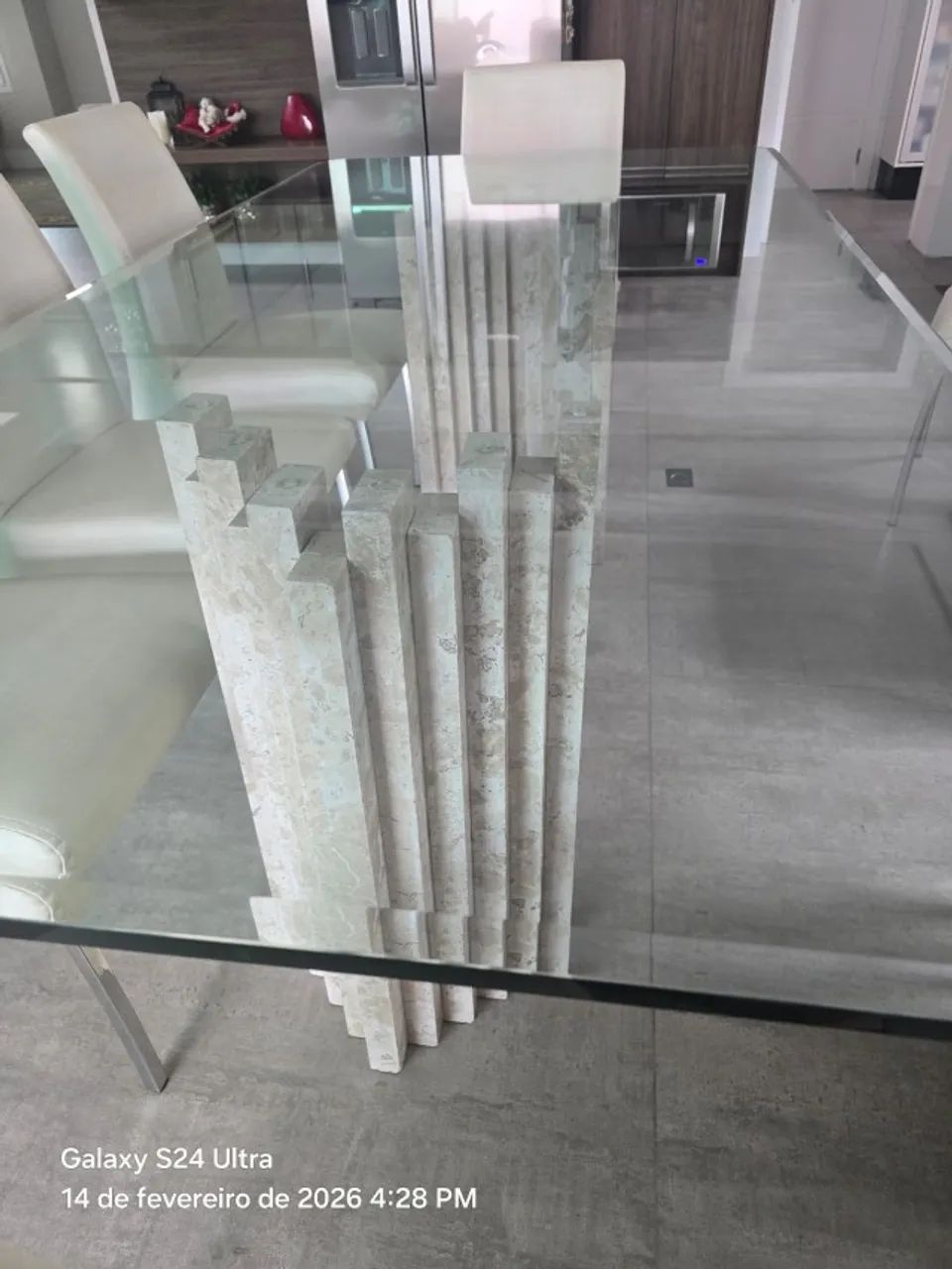 Mesa de Jantar 2,20 m com Vidro Bisotê e Bases em Travertino - Foto 3