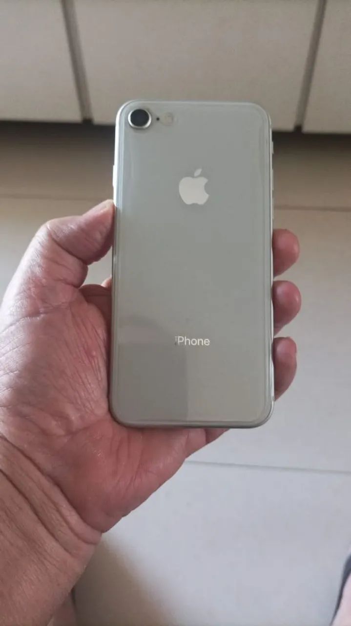 Apple iPhone 8 64G シルバー iPhone 8 64GB SILVER (seminovo) – LS