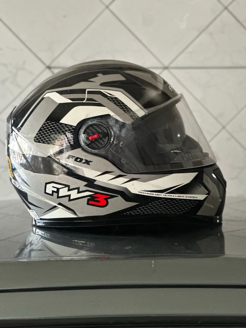 Capacete FW3 Fox com óculos - Foto 3