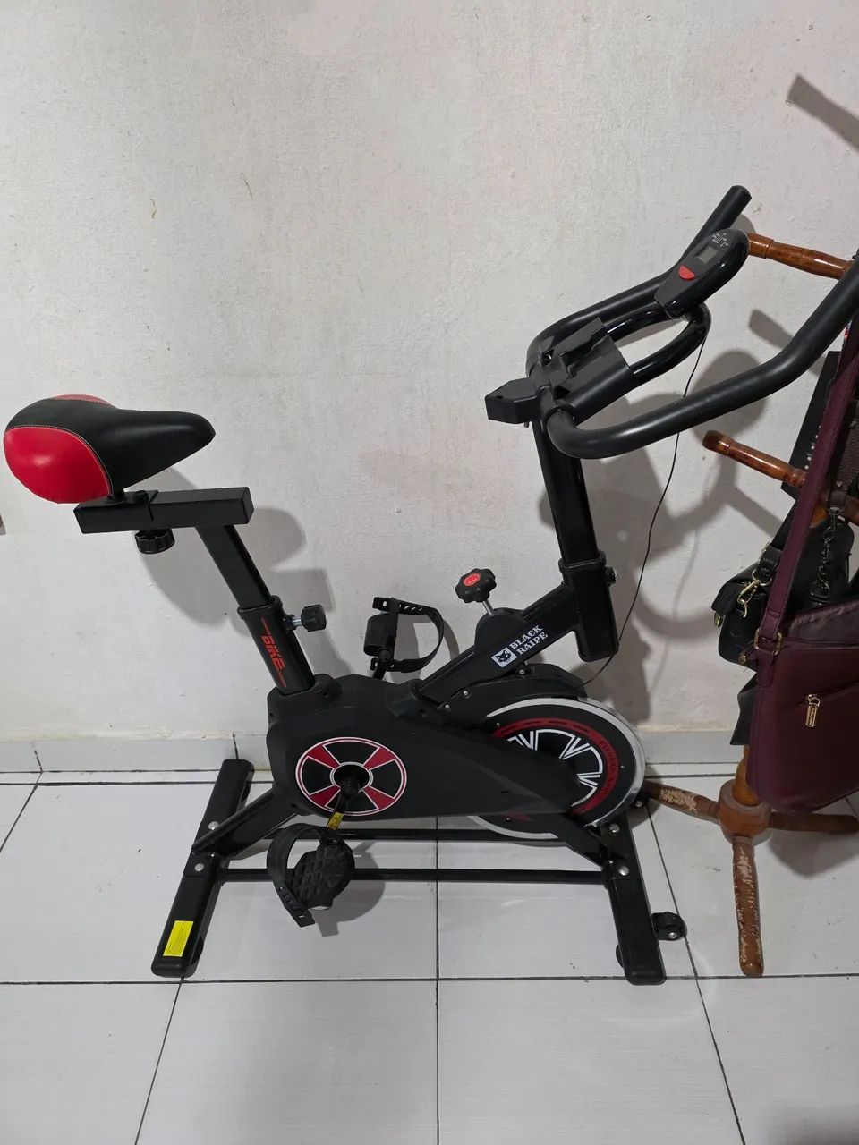 Vendo uma bicicleta de ginástica 