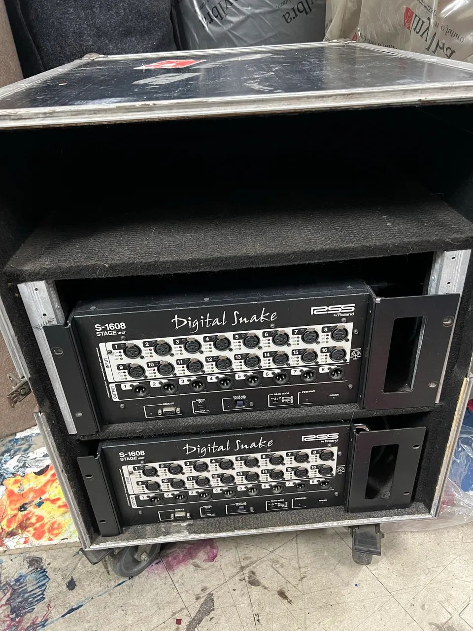 Kit de som profissional, line array, subs, amplificadores e mesa digital com medusa - Foto 4