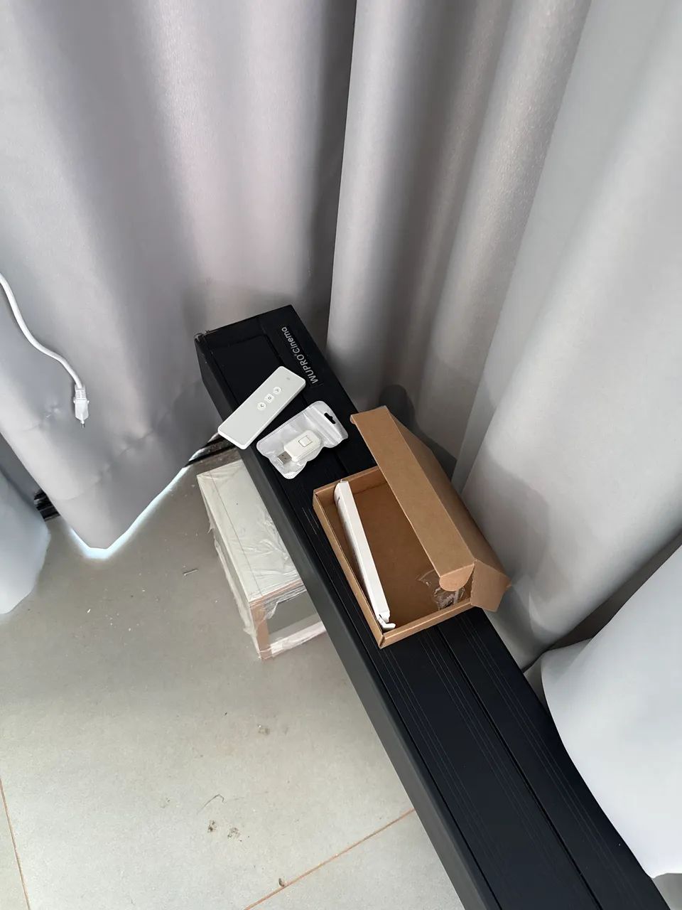 Tela elétrica de chão wupro, 120 polegadas tecido de cristal preto para projetor  - Foto 3