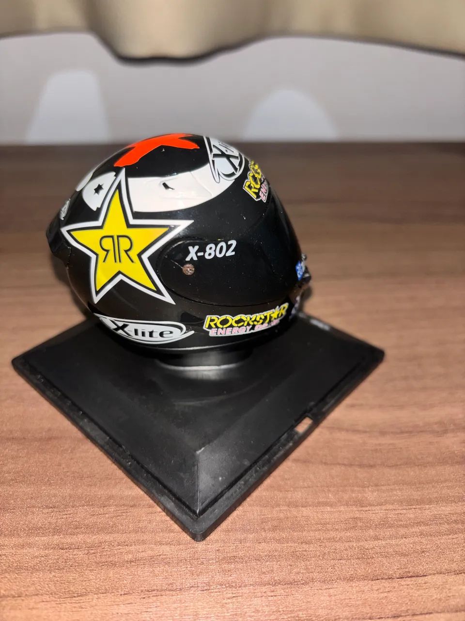 capacete miniatura moto gp Jorge Lorenzo 2012 - Foto 2