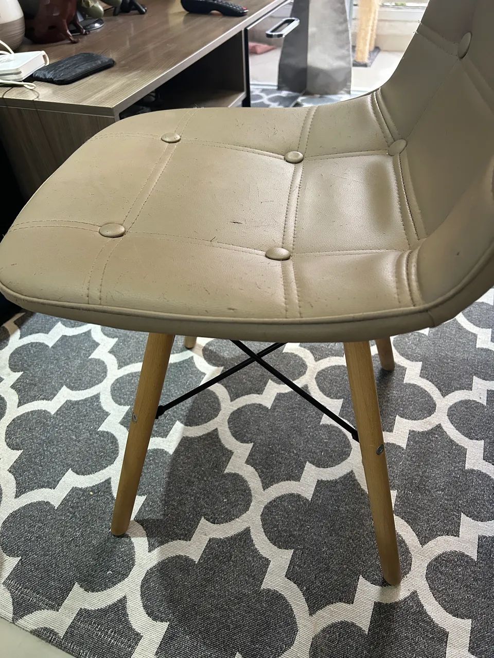 Cadeira Eames Botonê Camurça/Bege - Foto 3