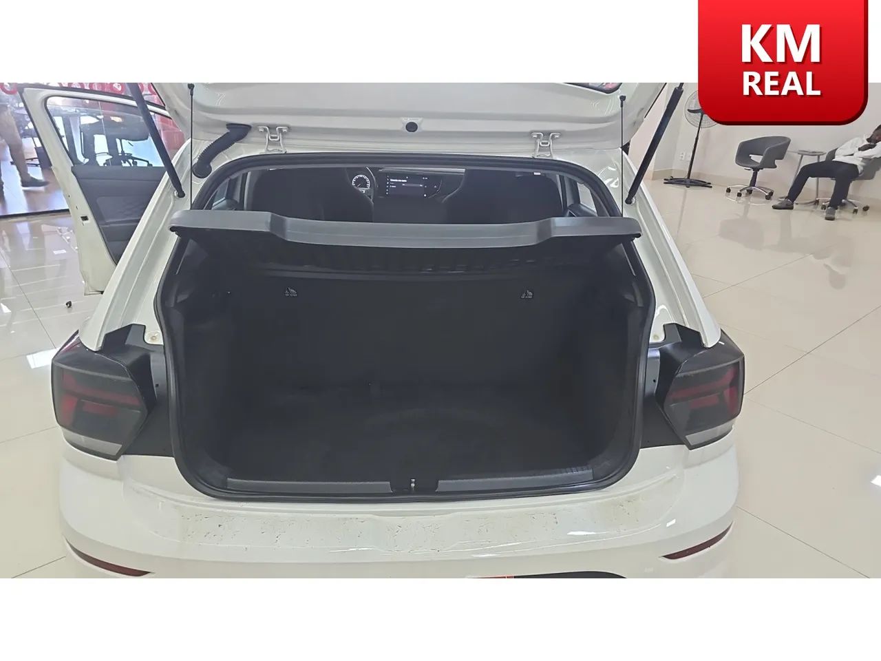 Volkswagen Polo Track 1.0 Flex 12V 5p, foto 15 de 16