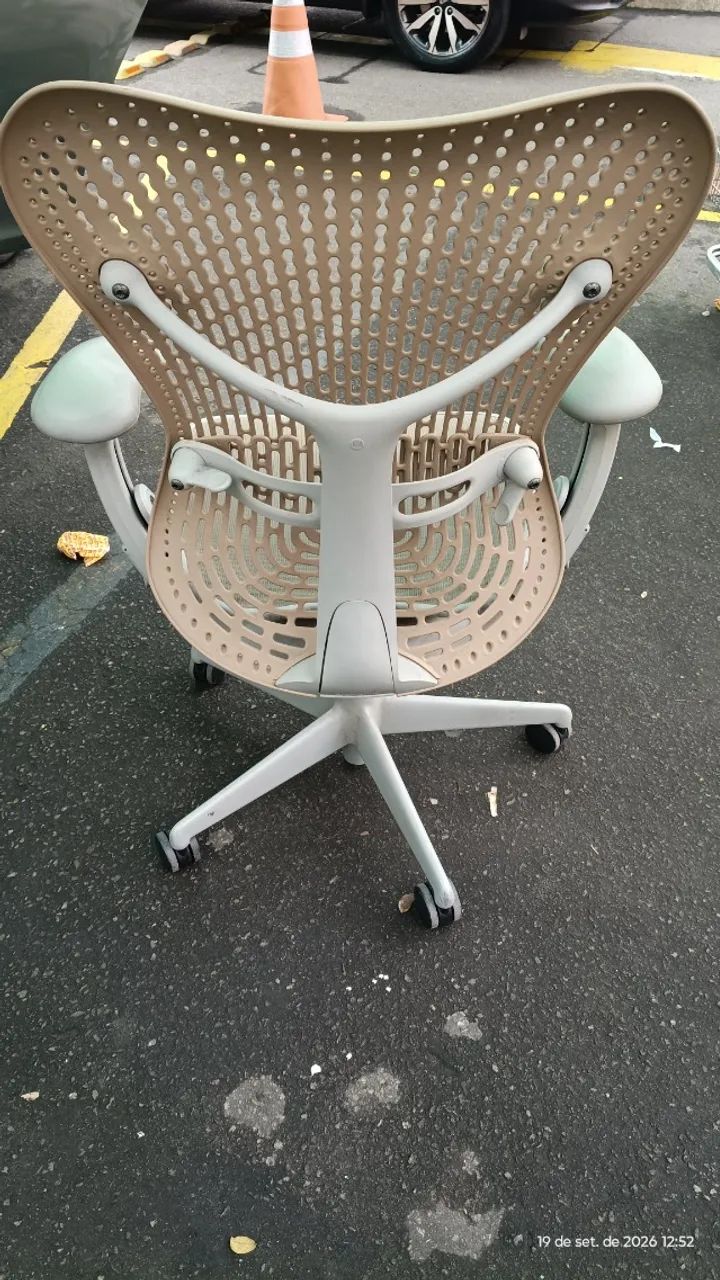 Cadeira Herman Miller Original, funcionando 100% sem defeitos.  - Foto 2