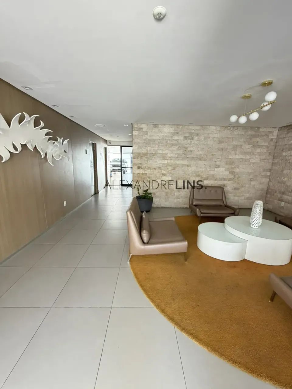 Apartamento com 3 quartos, nascente, 2 vagas e semi mobiliado na Ponta Verde - Foto 3