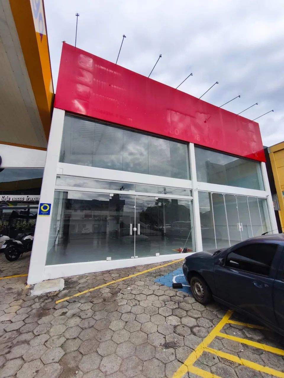 Alugo galpão 335 m2