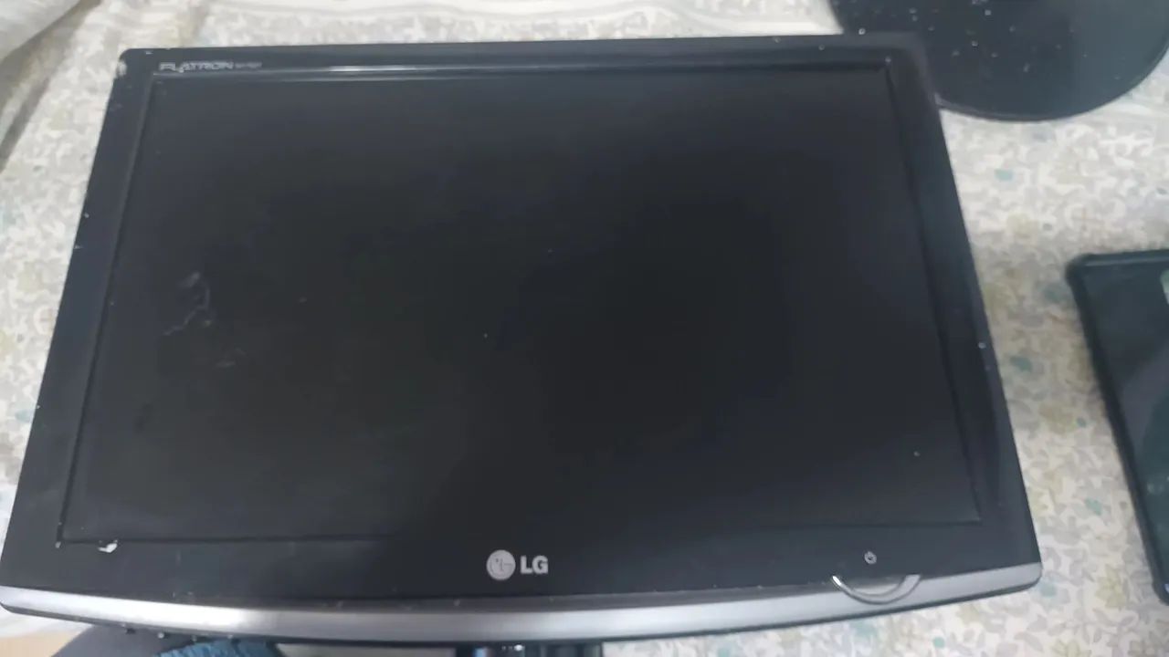 Monitor Flatron semi novo - Foto 2