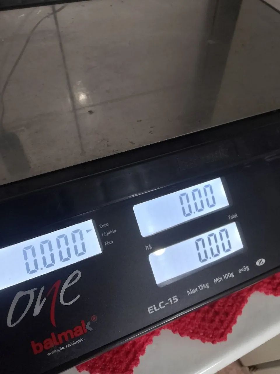 Balança de padaria Etc!! Semi nova.. pesa até 15 kilos..