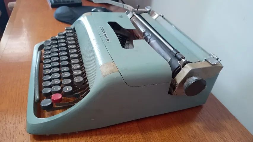 Máquina de escrever Olivetti Studio 44 - Foto 4