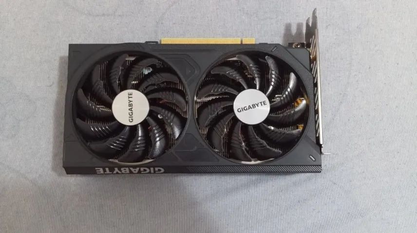 RTX 4060 Ti 16GB  - Foto 2
