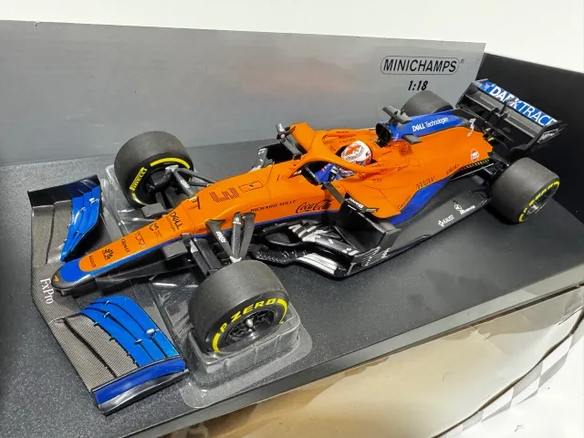 Miniatura F1 1:18 Lotus Renault 2013 E21 - Hobbies e coleções