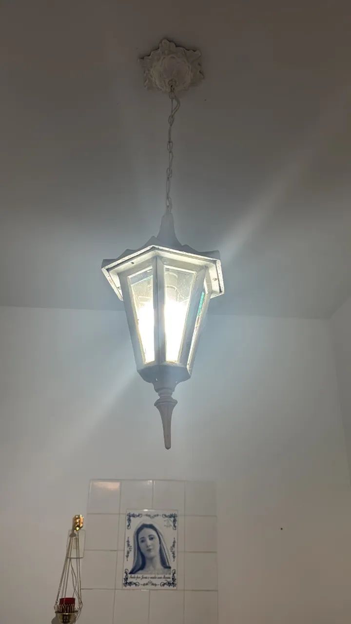 Lustre ferro branco